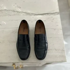 Magnanni | Shoes | Magnanni Classic Flat Loafers In Black  display picture 2